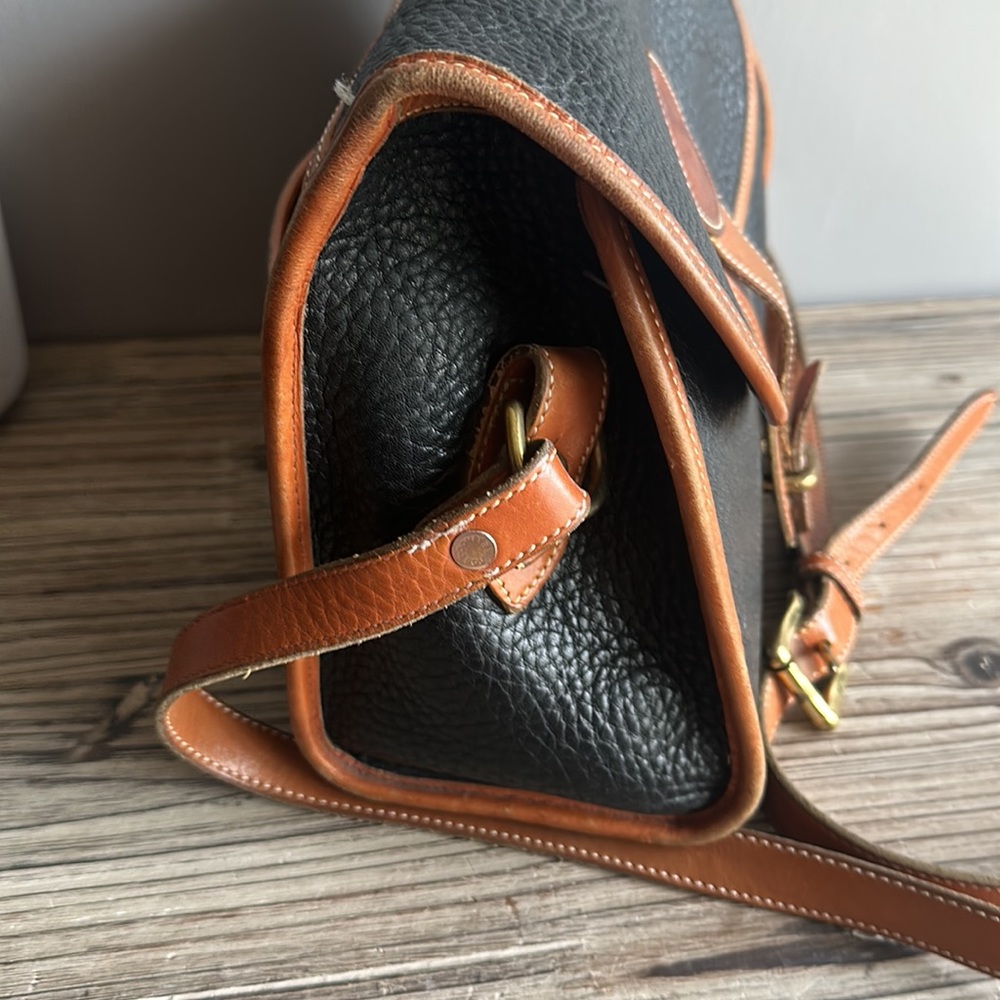 Dooney & Bourke crossbody purse good used condition - Picture 4 of 15